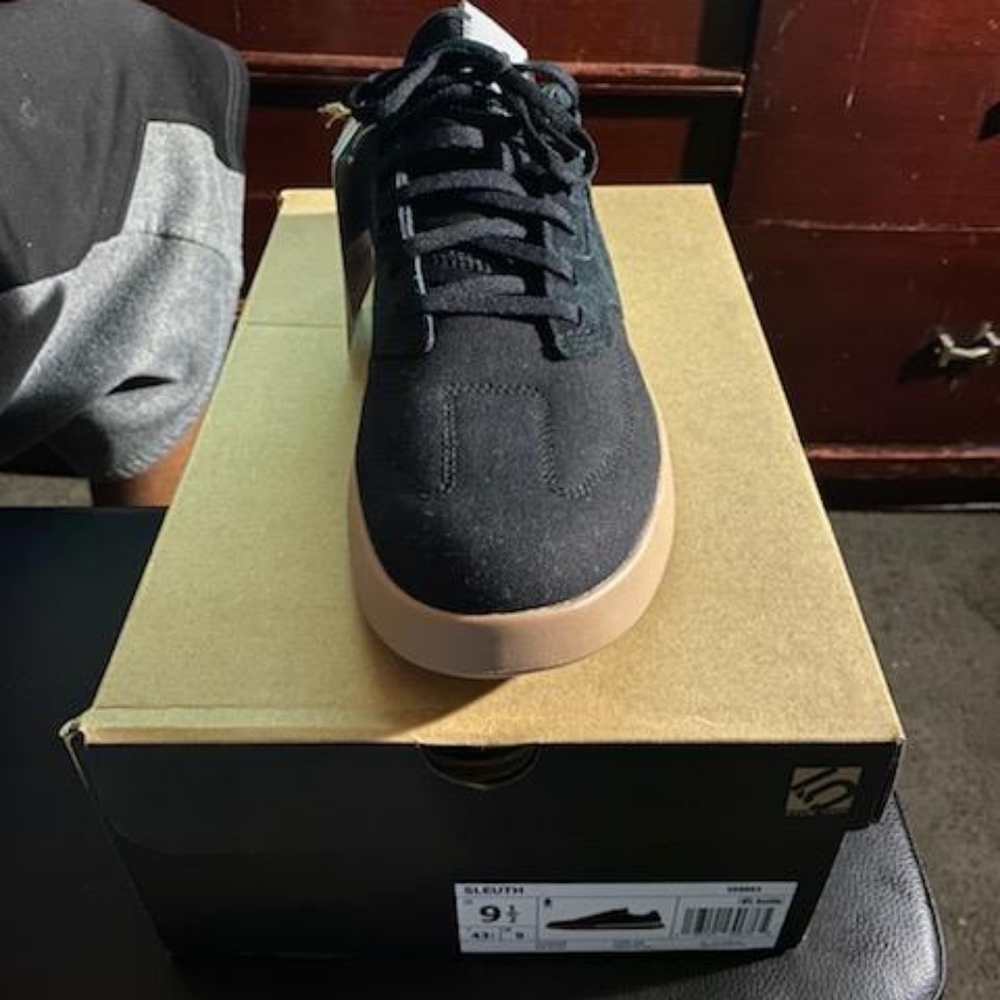 Adidas Slueth